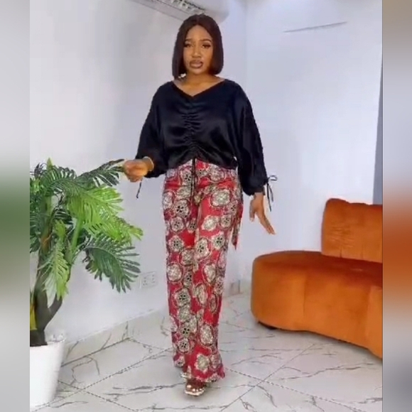 NWT - 2 Piece Black Blouse and Red Floral Pants Set - Picture 1 of 4